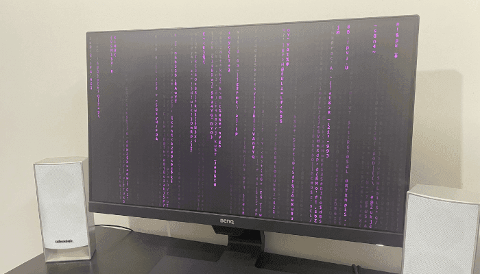 Matrix Rain sebagai Penjimat Skrin Cyberpunk