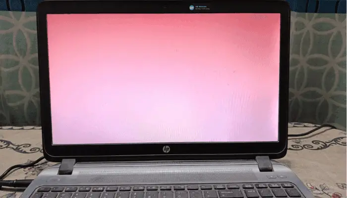 Bequemes Lesen mit einem sanften rosa Hintergrund